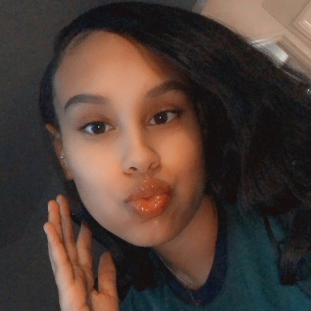 Meet your Posher, Auri